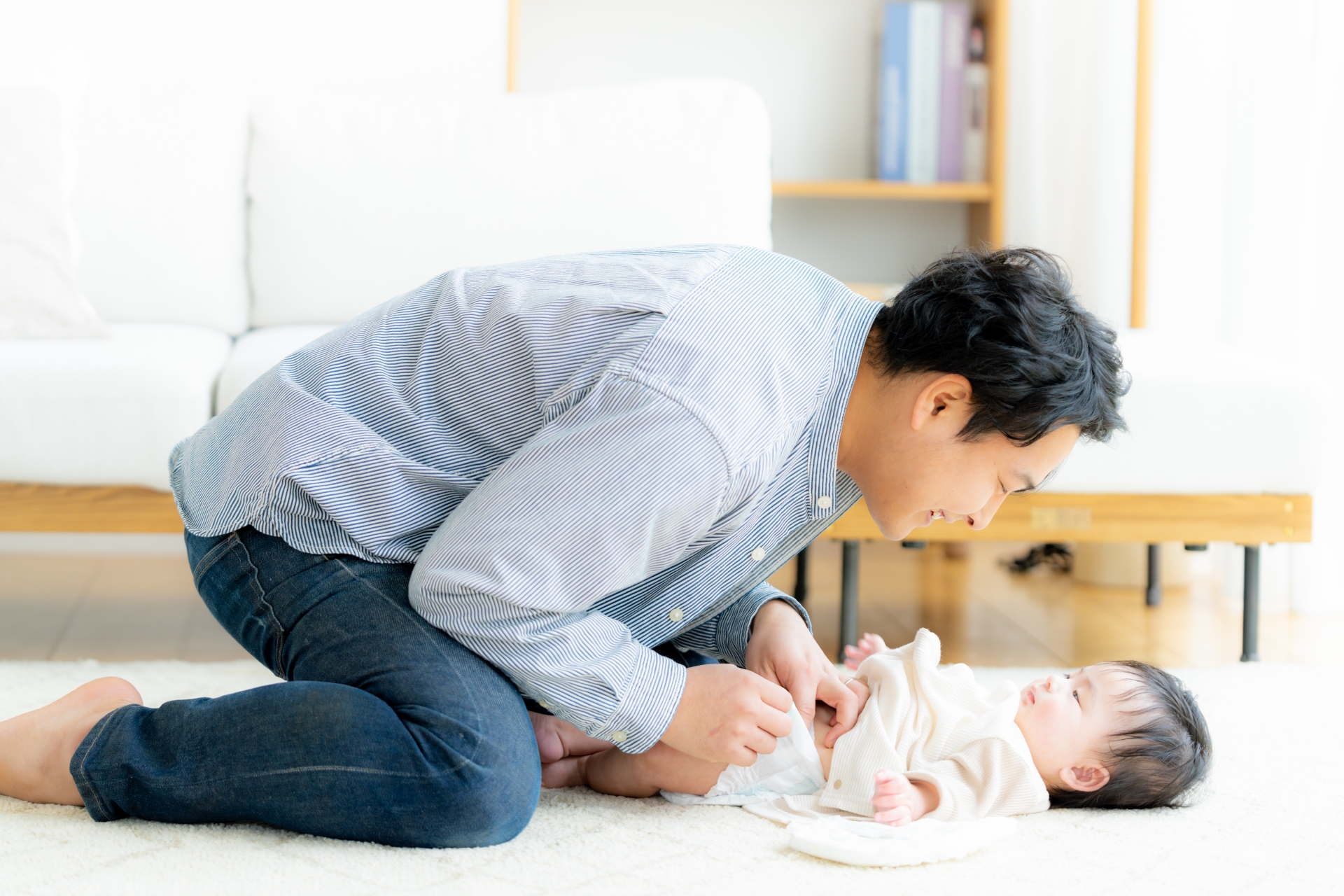 おむつ替えが苦手だったパパが“達人”になるまでの道のり